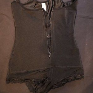 Shapewear for Women Tummy Control Shaper Zipper Open Bust Black Size S NEW
